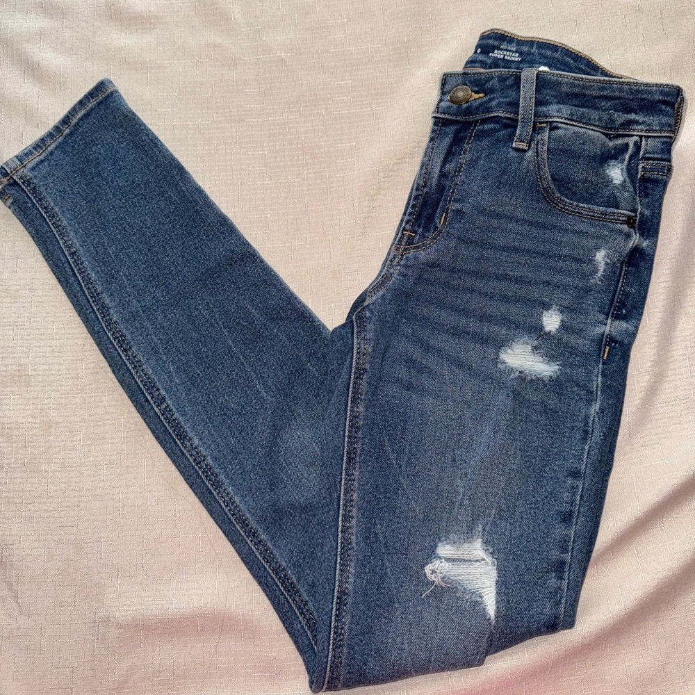 Old Navy Mid-Rise Rockstar Super Skinny with stretch. Size 0.